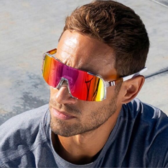 Blenders Future Ruler Sunset Rainbow Mirror Lens Sunglasses Unisex - Picture 3 of 4